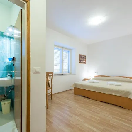 Apartment Nona *