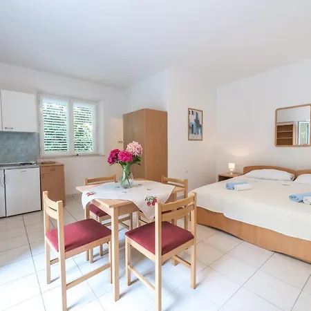Nona Apartment